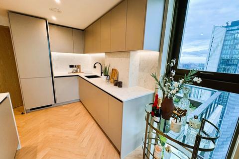 2 bedroom penthouse for sale, Marsh Wall, London E14