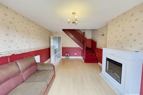 2 bedroom end of terrace house to rent, Moor End Lane, Dewsbury