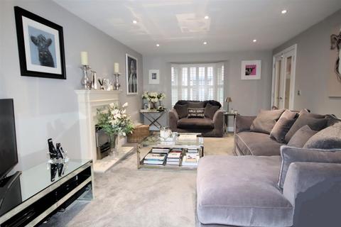 4 bedroom detached house for sale, Larch Rise, Silsoe, Bedford