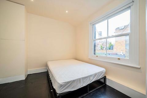 3 bedroom flat to rent, Portobello Road, London W11