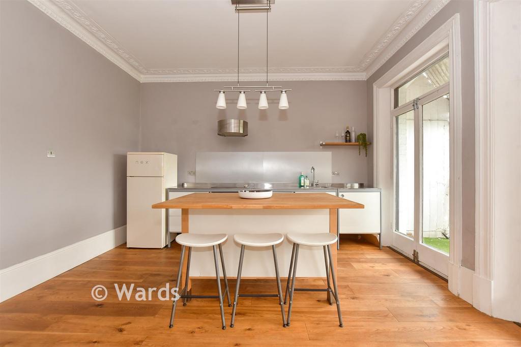 Kitchen/ Living Area