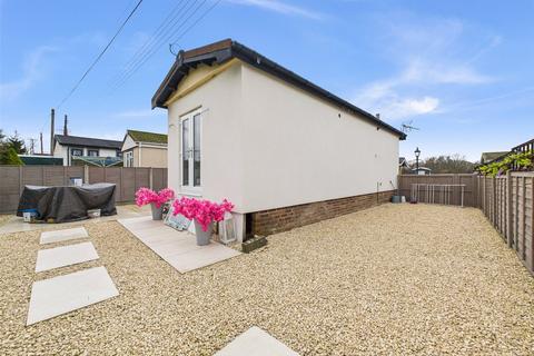 1 bedroom park home for sale, Bamfurlong Lane, Cheltenham, Gloucestershire, GL51