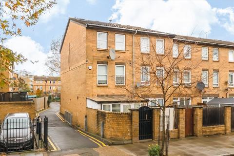 Blakeney Close, London E8