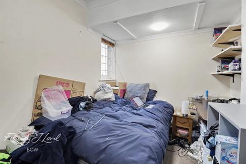 4 bedroom apartment to rent, Mostyn Grove, LONDON