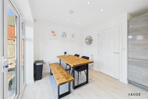 2 bedroom semi-detached house for sale, Harrier Way, Burton-On-Trent DE14