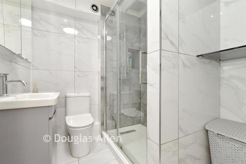 1 bedroom ground floor maisonette for sale, Lorrimore Close, Billericay, Essex