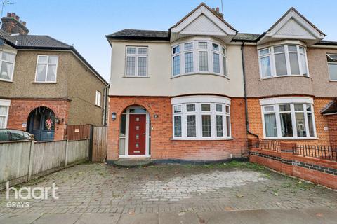 undefined, Lenmore Avenue, Grays