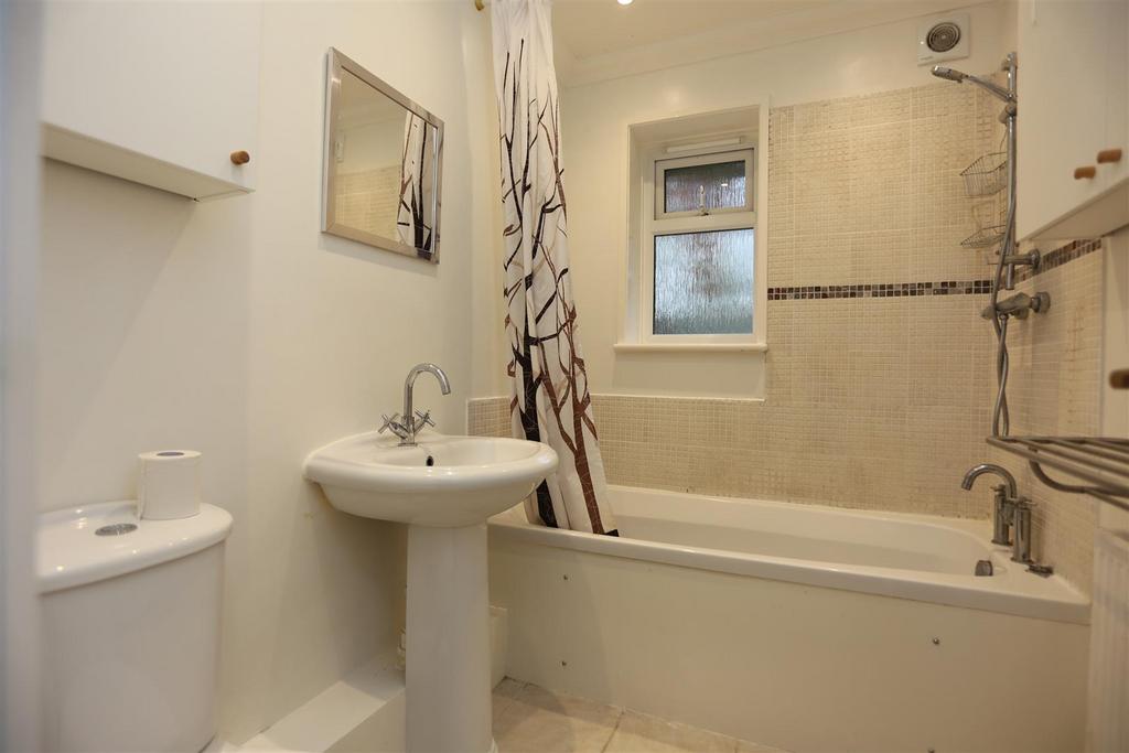 18 Langdale Rd (10).JPG