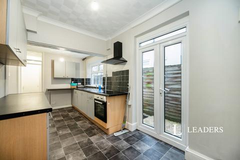 3 bedroom terraced house to rent, Trevor Road, PO4