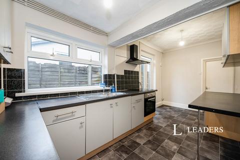 3 bedroom terraced house to rent, Trevor Road, PO4