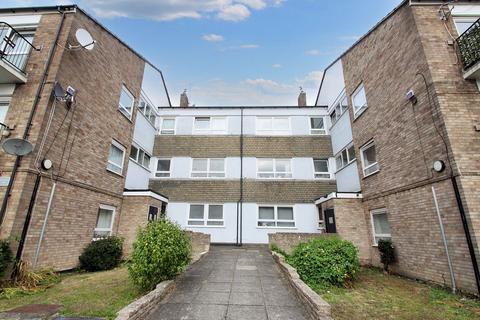 1 bedroom flat to rent, Beechwood Drive, Woodford Green, IG8