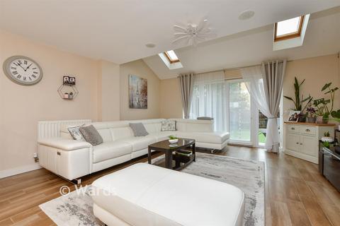 3 bedroom townhouse for sale, Manston Road, Ramsgate CT12