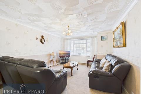 3 bedroom terraced house for sale, Thurgood Road, Hoddesdon EN11