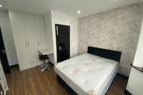 undefined, Northumberland Avenue, Isleworth TW7