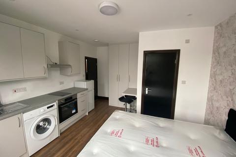 undefined, Northumberland Avenue, Isleworth TW7