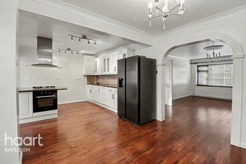 undefined, Ashurst Avenue, SOUTHEND-ON-SEA