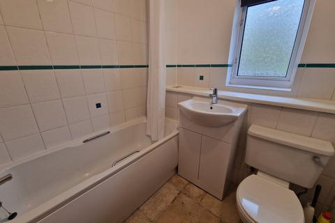 undefined, Helm Close, Hampshire PO13