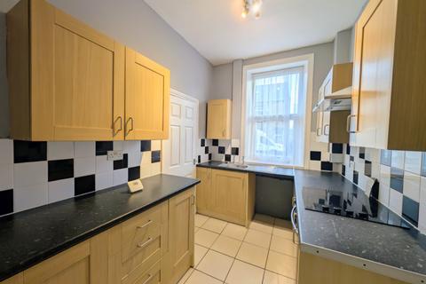 2 bedroom end of terrace house to rent, Fountain Street, Morley, Leeds, West Yorkshire, UK, LS27