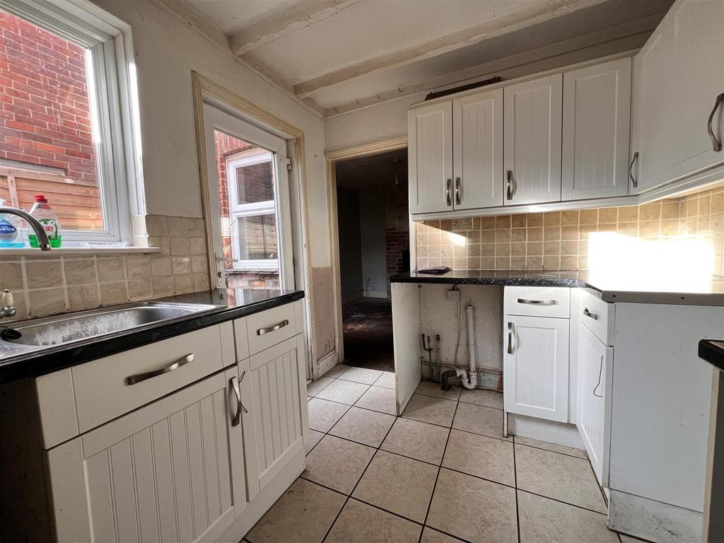 Kitchen: