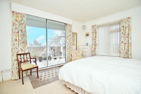 undefined, Harlow Oval Court, Harrogate