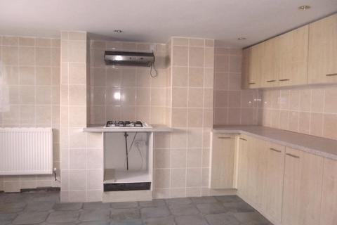 2 bedroom terraced house to rent, Longroyd Avenue, Leeds LS11