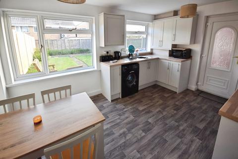 3 bedroom detached house to rent, Shemilt Crescent, Bradeley, Stoke-On-Trent