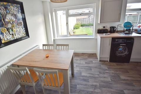 3 bedroom detached house to rent, Shemilt Crescent, Bradeley, Stoke-On-Trent