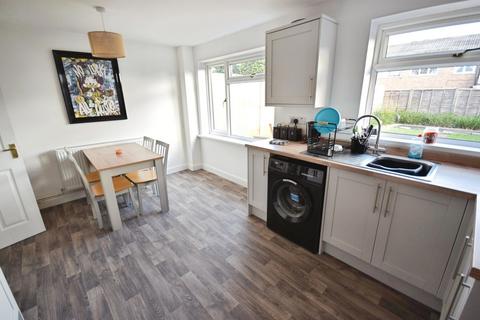 3 bedroom detached house to rent, Shemilt Crescent, Bradeley, Stoke-On-Trent