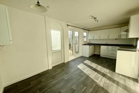 3 bedroom semi-detached house for sale, Church Street, Bilsthorpe