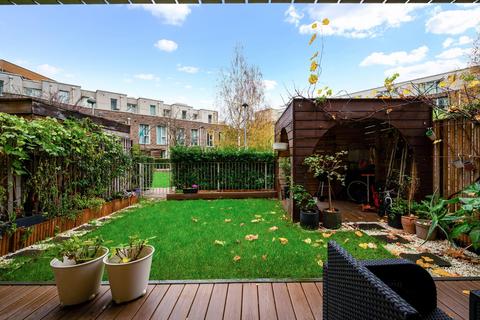undefined, Admiralty Avenue, Royal Wharf, E16