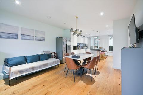 undefined, Admiralty Avenue, Royal Wharf, E16