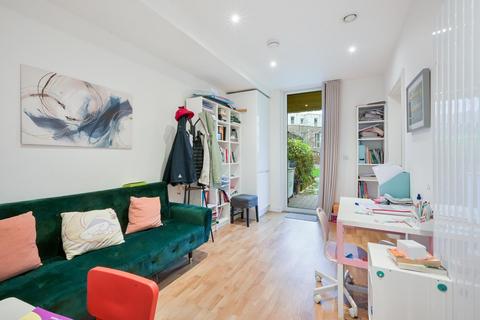 undefined, Admiralty Avenue, Royal Wharf, E16