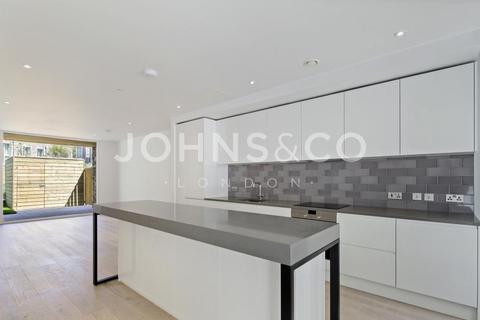 undefined, Admiralty Avenue, Royal Wharf, E16