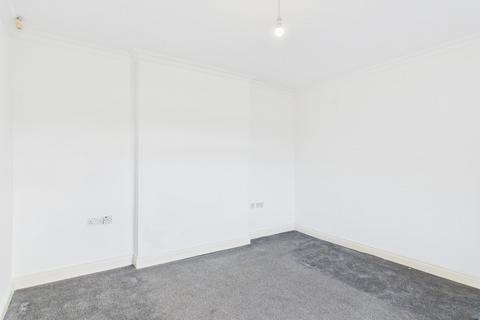 3 bedroom terraced house to rent, Castleford Road, Sunderland