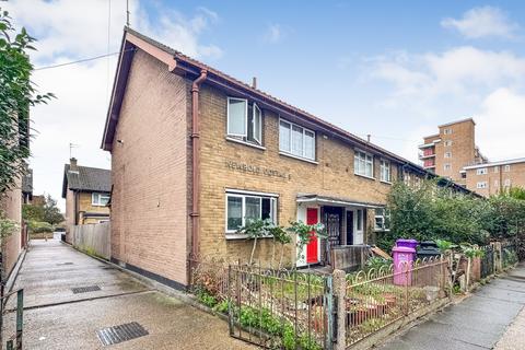 undefined, 16 Newbold Cottages, Sidney Street, London, E1 2HJ