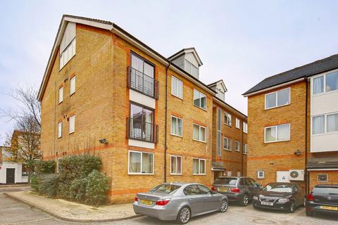 Cairngorm Close, Teddington TW11