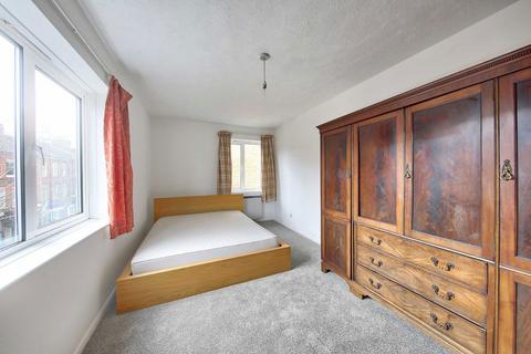 undefined, Cairngorm Close, Teddington TW11