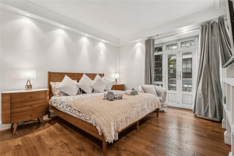 3 bedroom apartment to rent, Inverness Terrace, London, W2