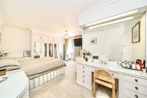 3 bedroom flat to rent, Montrose Court, Princes Gate, London, Kensington