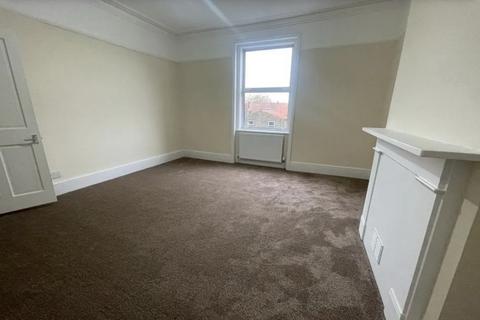 3 bedroom apartment to rent, Sylvan Avenue, London N22