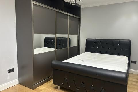 undefined, Great Cambridge Road, London N17