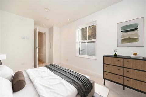 3 bedroom flat to rent, Shepherds Bush Road, London W6