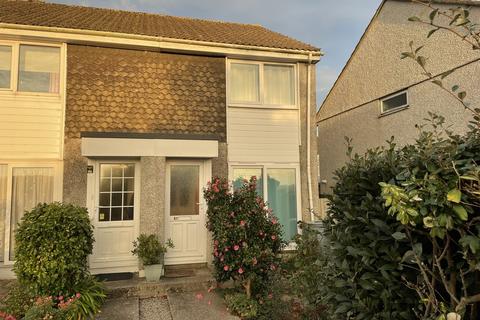 2 bedroom end of terrace house to rent, Messack Close, Falmouth TR11