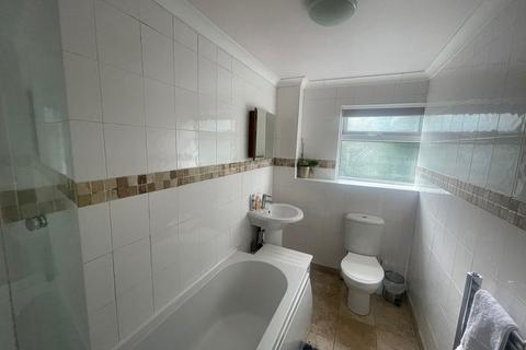 2 bedroom apartment to rent, Fentham Court, Olton B92