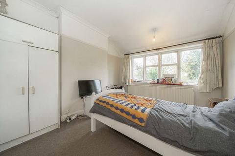 3 bedroom semi-detached house for sale, Kendrey Gardens, Twickenham TW2