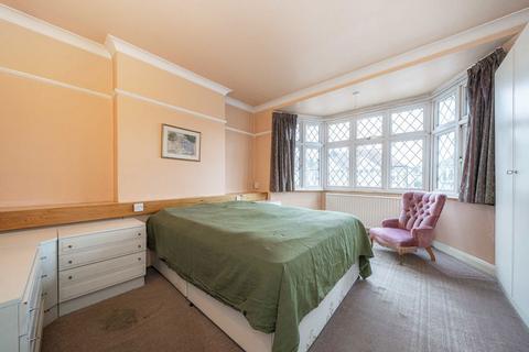 3 bedroom semi-detached house for sale, Kendrey Gardens, Twickenham TW2