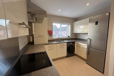 2 bedroom house to rent, Cedar Close, Exeter EX5