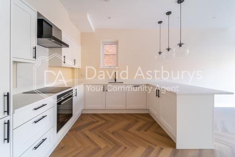 4 bedroom semi-detached house to rent, Bignold Road, Forest Gate, London