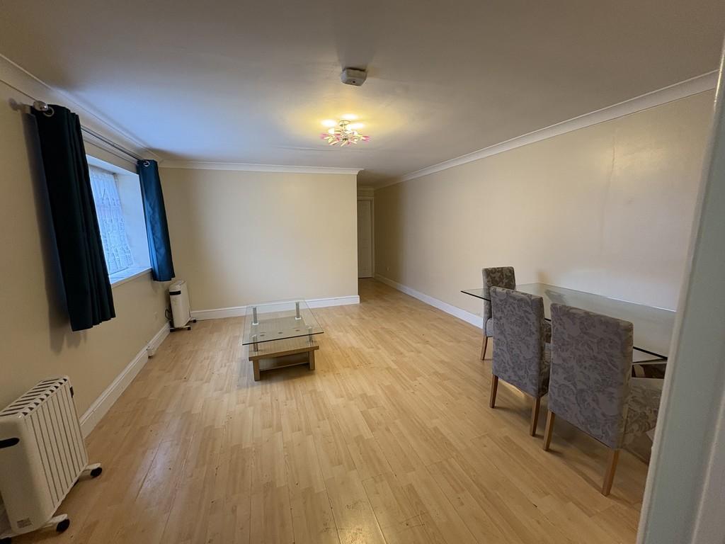 House in Southall - View 4