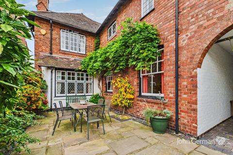 4 bedroom detached house for sale, Scalpcliffe Road, Burton-on-Trent
